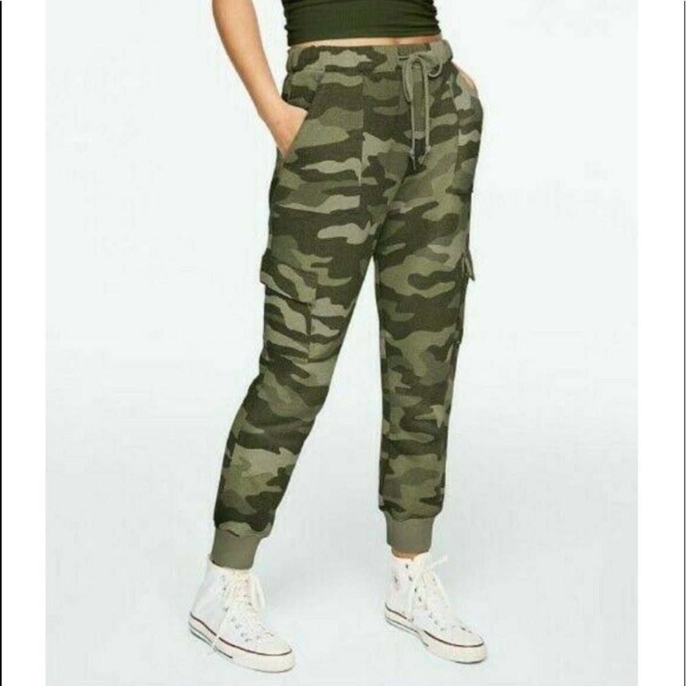 PINK Victoria's Secret Olive Green Camo Cargo Joggers